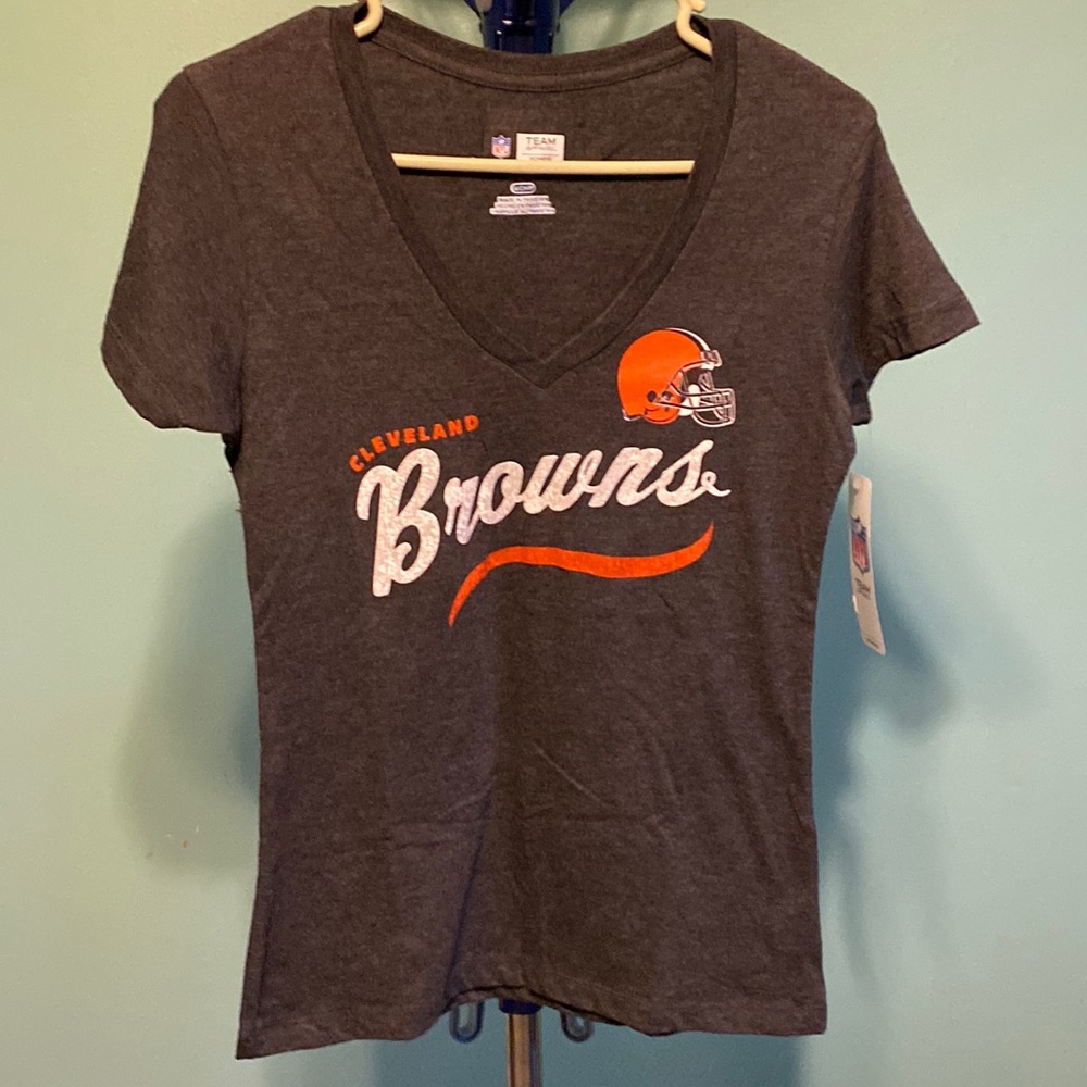NWT Women’s NFL Team Apparel Small Cleveland Browns V-Neck Tee